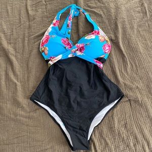 Cupshe one piece size XL